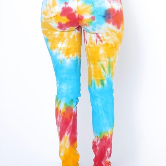 Women’s Clothing - Picture 4 of 16